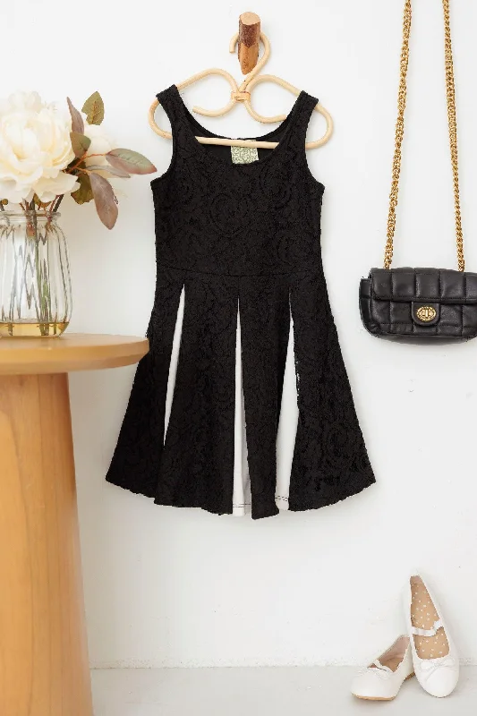 Dresses for cinched waist-Girls Lace Black & White Hem A-line Silhouette Dress