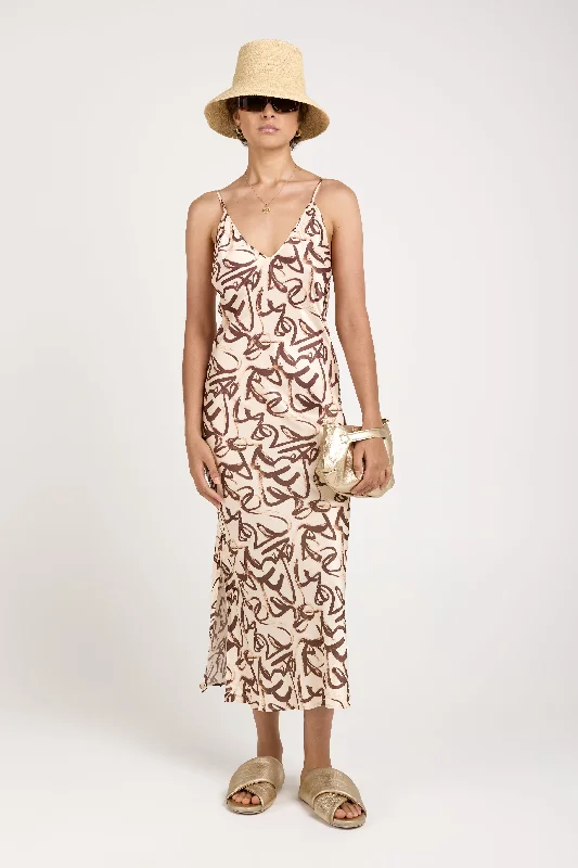 Dresses for vineyard weddings-Prima Maxi Dress in Sienna